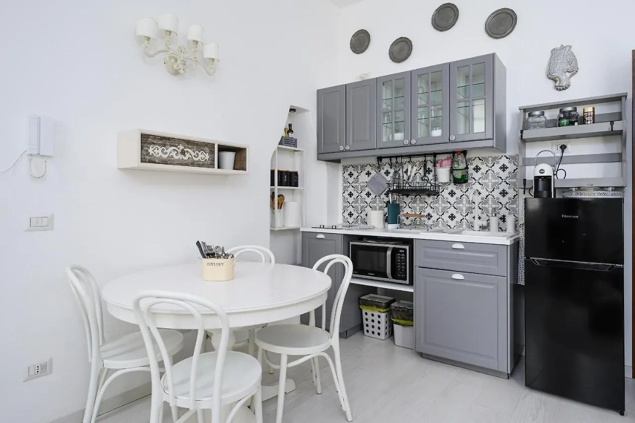 Apartment Dateo - Castel Morrone Charme Suite Milan