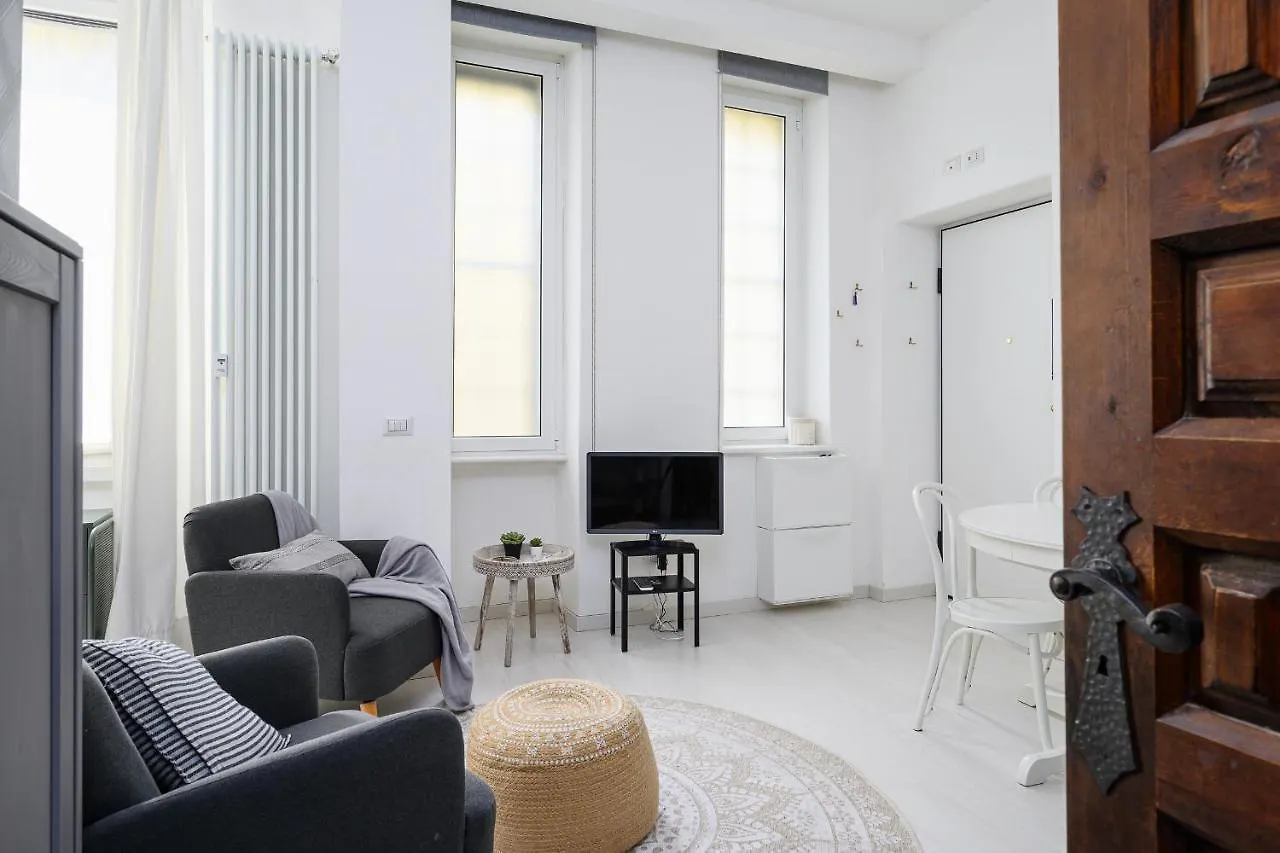 Dateo - Castel Morrone Charme Suite Milan Apartment